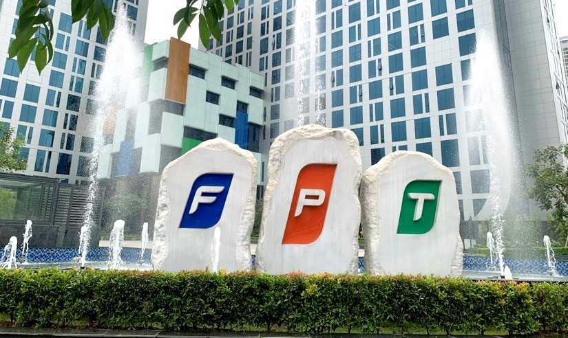 Thị giá cổ phiếu tăng mạnh, FPT trở lại top 10 công ty vốn hóa lớn nhất sàn chứng khoán Việt Nam
